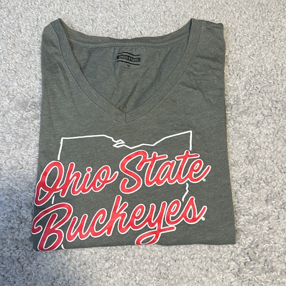 Ohio state women’s shirt size medium